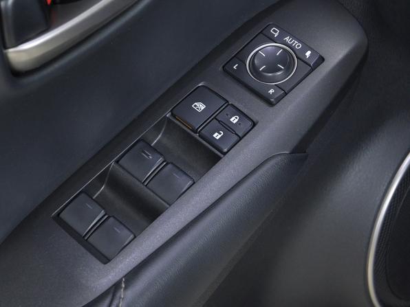 Lexus NX I с пробегом 2016 года, цена 2 290 000 рублей, 200000 км, внедорожник, Автокод Объявления