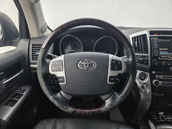 Toyota Land Cruiser 200 Series Рестайлинг 1 с пробегом 2014 года, цена 3 300 000 рублей, 448768 км, внедорожник, Автокод Объявления