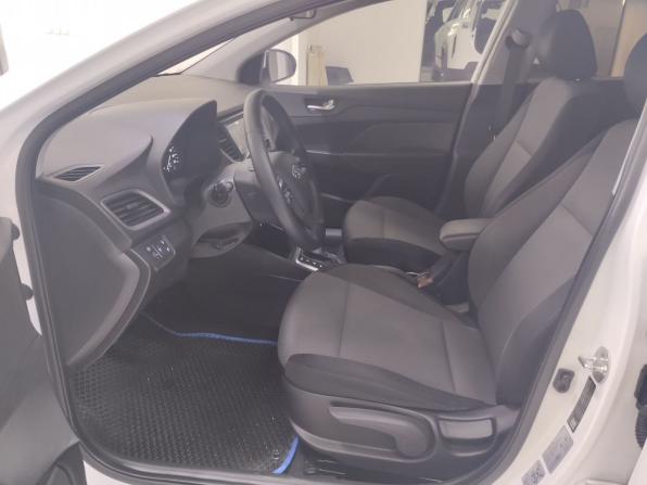 Hyundai Solaris II с пробегом 2017 года, цена 1 350 000 рублей, 203735 км, седан, Автокод Объявления