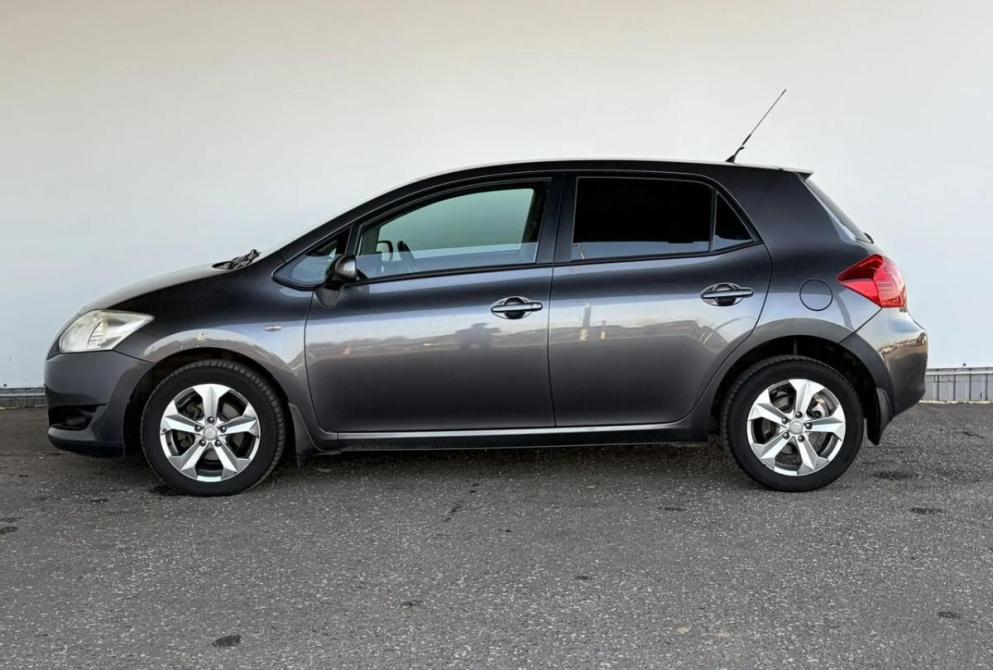 Toyota Auris I Киров  - изображение 8