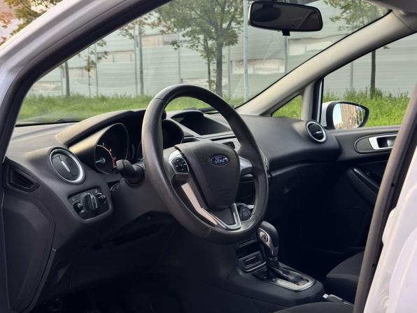 Ford Fiesta Mk6 Рестайлинг с пробегом 2015 года, цена 650 000 рублей, 100254 км, седан, Автокод Объявления