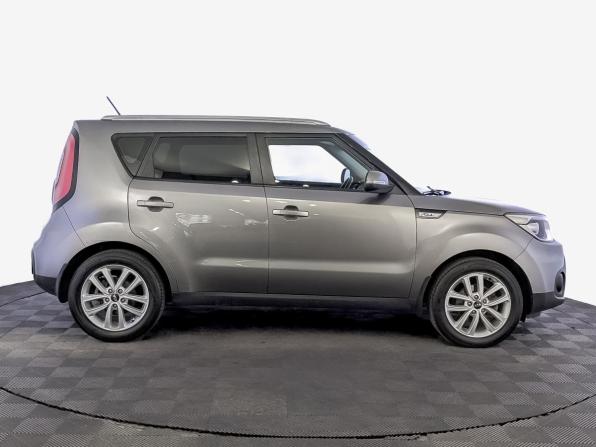 Kia Soul II Рестайлинг с пробегом 2017 года, цена 1 450 000 рублей, 95008 км, хэтчбек, Автокод Объявления