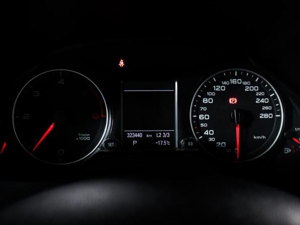 Audi Q5 I (8R) с пробегом 2011 года, цена 1 000 000 рублей, 323438 км, внедорожник, Автокод Объявления