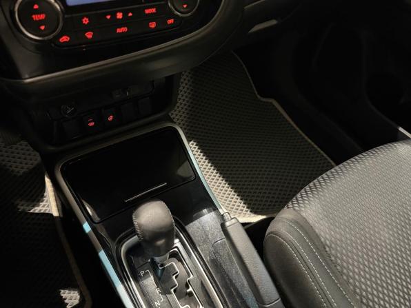 Mitsubishi Outlander III Рестайлинг 2 с пробегом 2017 года, цена 1 925 000 рублей, 161000 км, внедорожник, Автокод Объявления