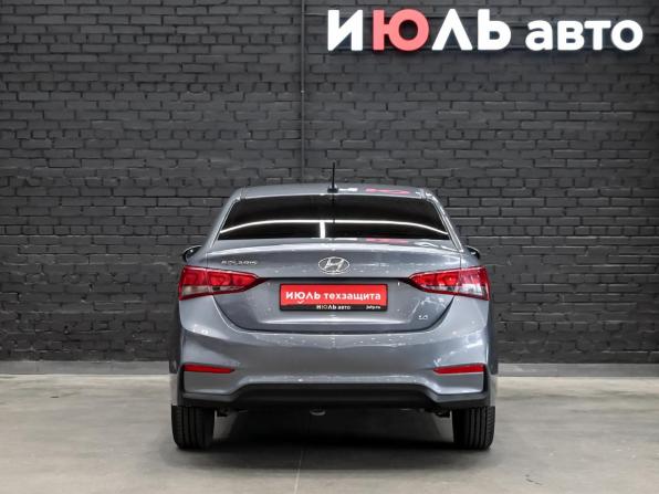 Hyundai Solaris II с пробегом 2017 года, цена 1 170 000 рублей, 172269 км, седан, Автокод Объявления