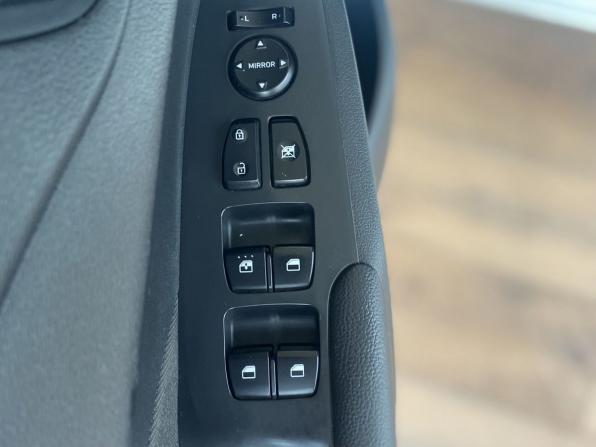 Hyundai Solaris II с пробегом 2019 года, цена 1 365 000 рублей, 90974 км, седан, Автокод Объявления