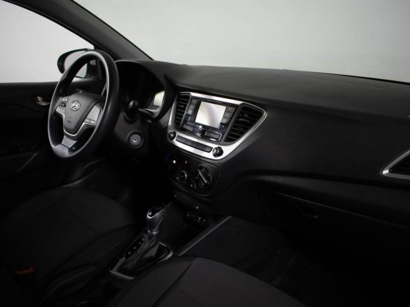 Hyundai Solaris II с пробегом 2018 года, цена 1 295 000 рублей, 97290 км, седан, Автокод Объявления