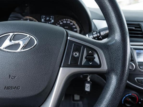 Hyundai Solaris I Рестайлинг с пробегом 2016 года, цена 1 235 999 рублей, 43260 км, хэтчбек, Автокод Объявления