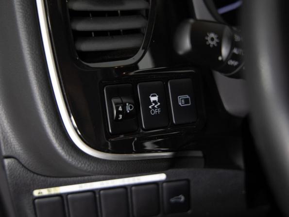 Mitsubishi Outlander III Рестайлинг 3 с пробегом 2022 года, цена 3 299 000 рублей, 20800 км, внедорожник, Автокод Объявления
