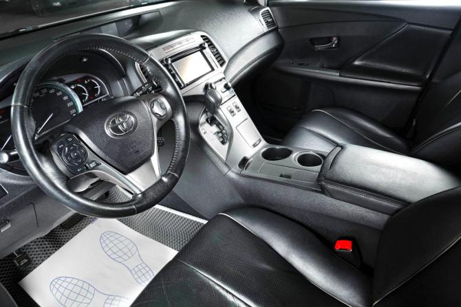 Toyota Venza II с пробегом 2014 года, цена 2 429 000 рублей, 132000 км, внедорожник, Автокод Объявления