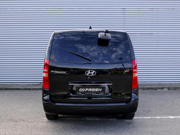 Hyundai Grand Starex I Рестайлинг 2 с пробегом 2018 года, цена 2 670 000 рублей, 136968 км, минивэн, Автокод Объявления