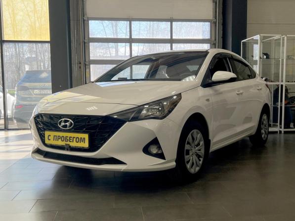 Hyundai Solaris II Рестайлинг с пробегом 2021 года, цена 1 620 000 рублей, 55000 км, седан, Автокод Объявления