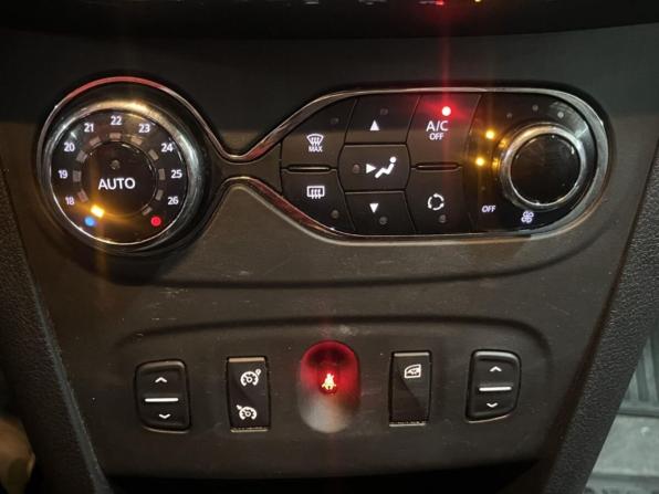Renault Sandero II с пробегом 2016 года, цена 855 000 рублей, 189055 км, хэтчбек, Автокод Объявления