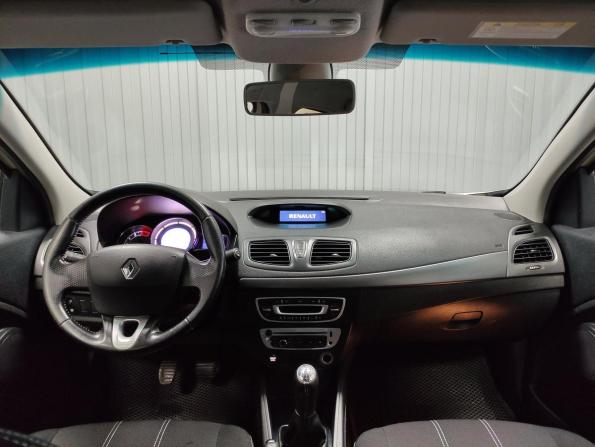 Renault Fluence I Рестайлинг с пробегом 2013 года, цена 650 000 рублей, 143000 км, седан, Автокод Объявления