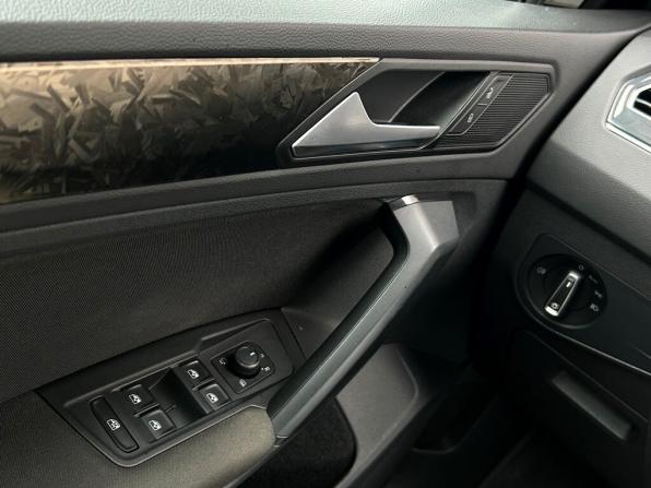 Volkswagen Tiguan II Рестайлинг с пробегом 2021 года, цена 2 541 600 рублей, 80105 км, внедорожник, Автокод Объявления