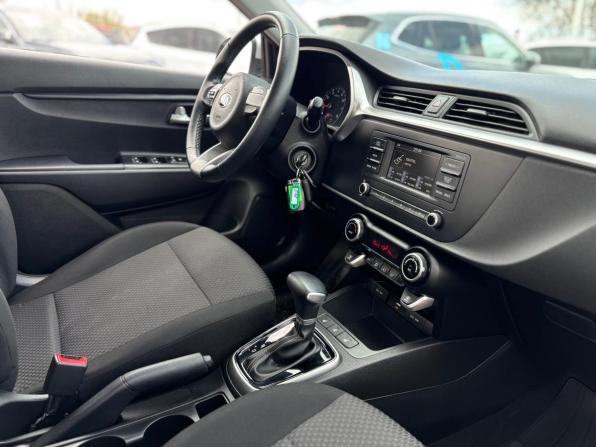 Kia Rio IV Рестайлинг с пробегом 2020 года, цена 1 599 000 рублей, 73000 км, седан, Автокод Объявления