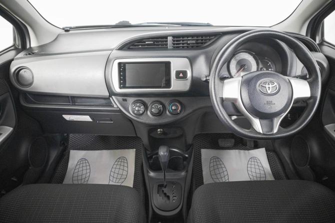 Toyota Vitz III (XP130) Рестайлинг с пробегом 2015 года, цена 749 000 рублей, 223000 км, хэтчбек, Автокод Объявления