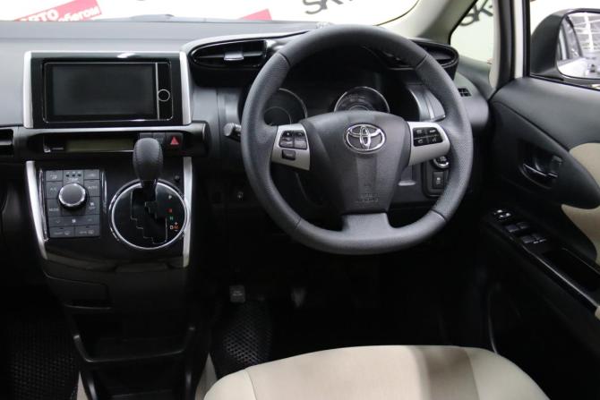 Toyota Wish II с пробегом 2012 года, цена 1 245 350 рублей, 246686 км, минивэн, Автокод Объявления