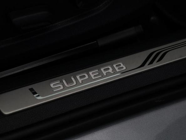 Skoda Superb III Рестайлинг с пробегом 2024 года, цена 3 690 000 рублей, 37160 км, лифтбек, Автокод Объявления