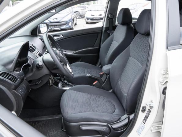 Hyundai Solaris I Рестайлинг с пробегом 2015 года, цена 1 039 000 рублей, 182705 км, седан, Автокод Объявления