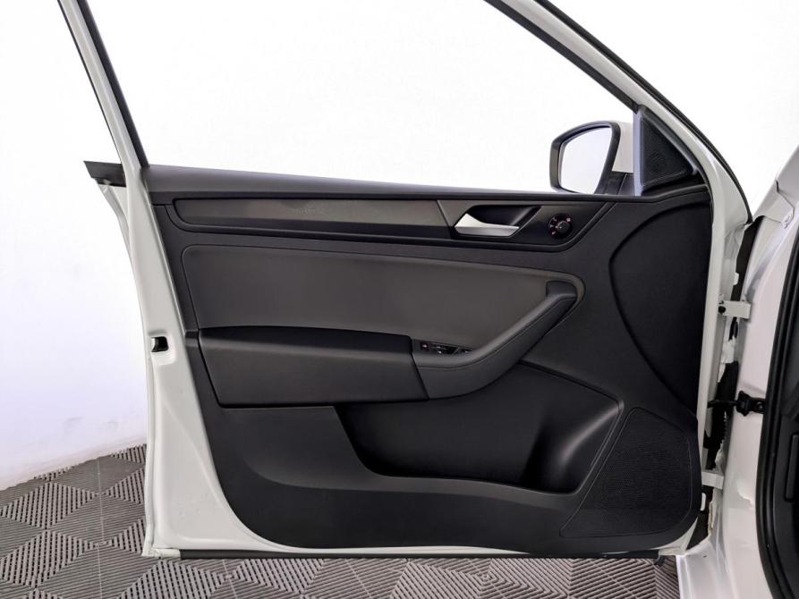 Volkswagen Polo VI Москва  - изображение 19