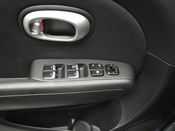 Kia Soul II Рестайлинг с пробегом 2018 года, цена 1 590 000 рублей, 101000 км, хэтчбек, Автокод Объявления