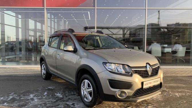 Renault Sandero II с пробегом 2016 года, цена 735 000 рублей, 118998 км, хэтчбек, Автокод Объявления