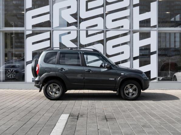 Chevrolet Niva I Рестайлинг с пробегом 2018 года, цена 900 000 рублей, 78649 км, внедорожник, Автокод Объявления
