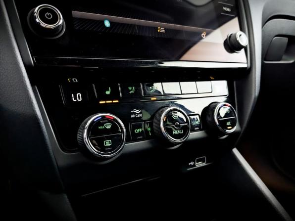 Skoda Octavia III (A7) Рестайлинг с пробегом 2019 года, цена 1 970 000 рублей, 104479 км, лифтбек, Автокод Объявления