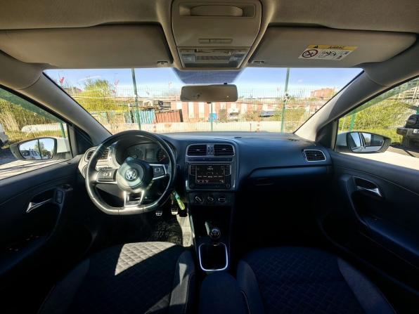 Volkswagen Polo V Рестайлинг с пробегом 2018 года, цена 969 000 рублей, 181000 км, седан, Автокод Объявления