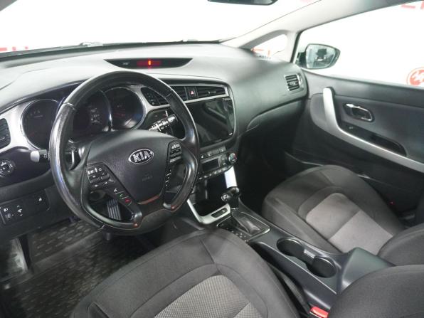 Kia Ceed II Рестайлинг с пробегом 2018 года, цена 1 483 000 рублей, 54853 км, хэтчбек, Автокод Объявления