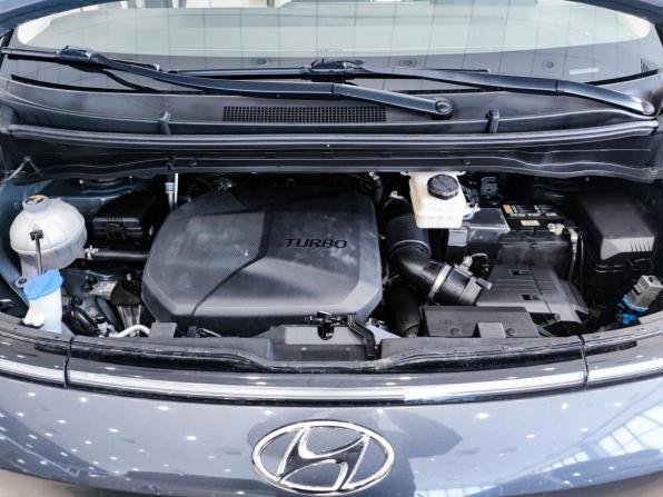 Hyundai Staria I с пробегом 2021 года, цена 4 080 000 рублей, 133355 км, минивэн, Автокод Объявления