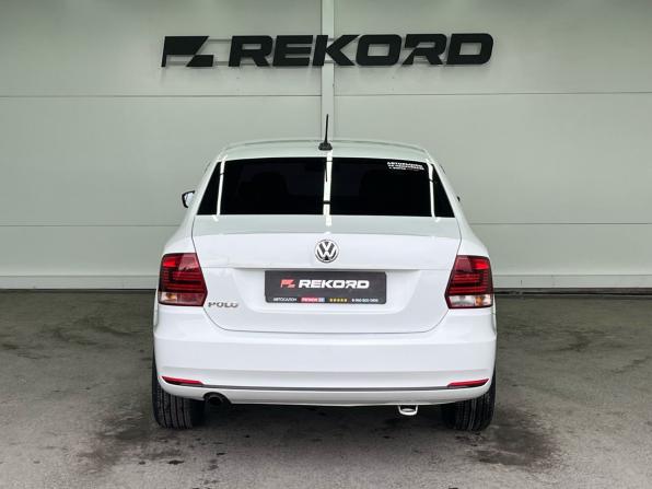 Volkswagen Polo V Рестайлинг с пробегом 2018 года, цена 1 139 000 рублей, 53791 км, седан, Автокод Объявления