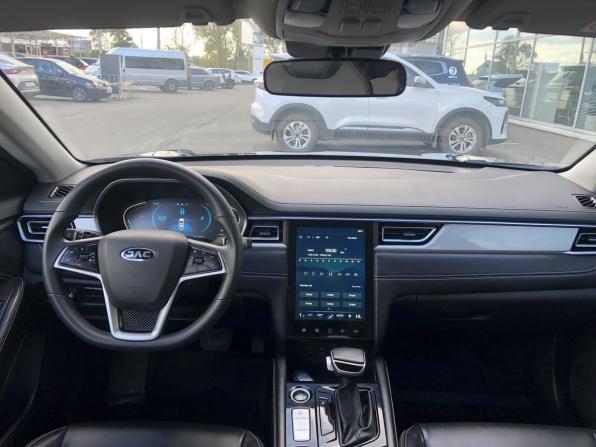 JAC J7 I с пробегом 2023 года, цена 1 399 000 рублей, 49227 км, лифтбек, Автокод Объявления