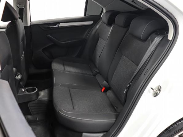 Skoda Rapid II с пробегом 2021 года, цена 1 649 000 рублей, 46233 км, лифтбек, Автокод Объявления