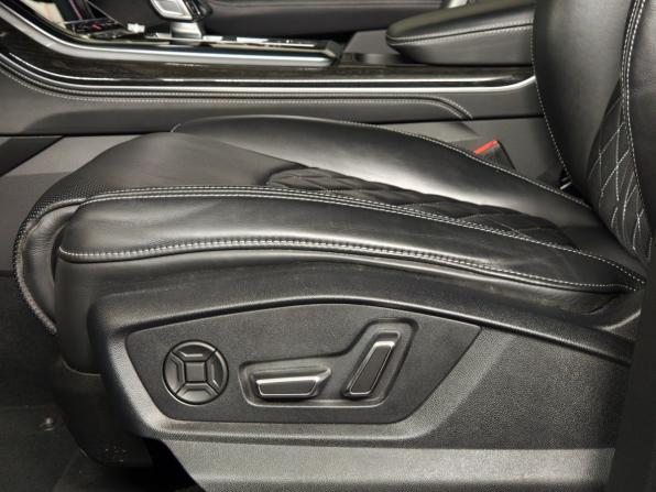 Audi Q8 I (4M) Рестайлинг с пробегом 2024 года, цена 10 999 000 рублей, 29562 км, внедорожник, Автокод Объявления