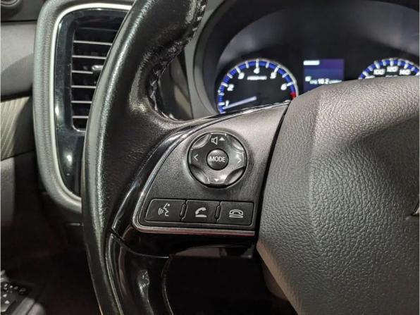 Mitsubishi Outlander III Рестайлинг 2 с пробегом 2015 года, цена 1 665 000 рублей, 169262 км, внедорожник, Автокод Объявления