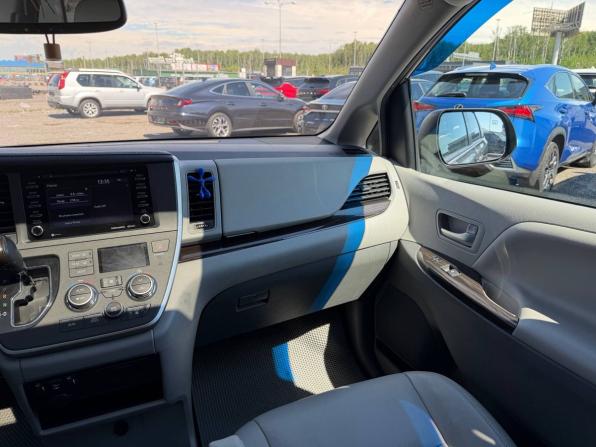 Toyota Sienna III Рестайлинг 2 с пробегом 2019 года, цена 3 500 000 рублей, 95000 км, минивэн, Автокод Объявления