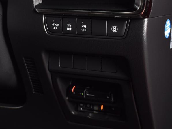 Mazda 3 IV (BP) с пробегом 2020 года, цена 1 869 995 рублей, 60669 км, хэтчбек, Автокод Объявления
