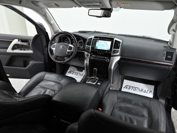 Toyota Land Cruiser 200 Series Рестайлинг 1 с пробегом 2015 года, цена 2 599 000 рублей, 118131 км, внедорожник, Автокод Объявления