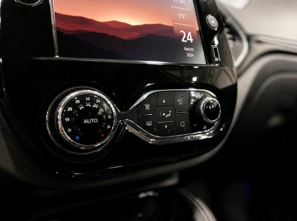 Renault Kaptur I Рестайлинг с пробегом 2020 года, цена 1 850 000 рублей, 50000 км, внедорожник, Автокод Объявления