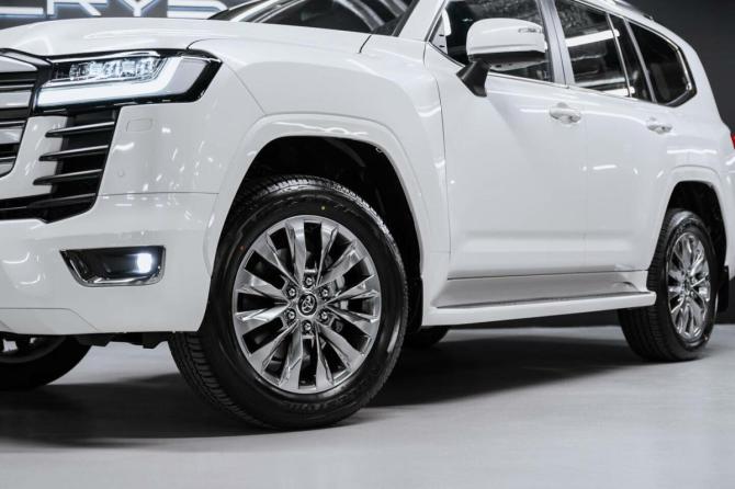 Новый Toyota Land Cruiser 300 Series 2026 года, цена 13 990 000 рублей, внедорожник, Автокод Объявления