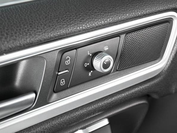Volkswagen Touareg II Рестайлинг с пробегом 2015 года, цена 2 629 000 рублей, 228472 км, внедорожник, Автокод Объявления