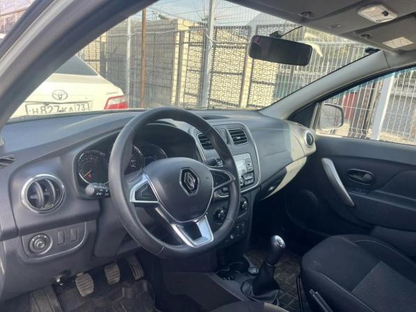 Renault Logan II Рестайлинг с пробегом 2018 года, цена 1 030 000 рублей, 37137 км, седан, Автокод Объявления