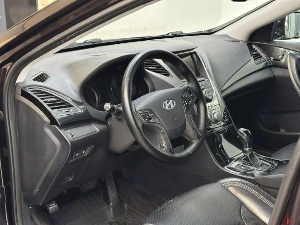 Hyundai Grandeur V с пробегом 2012 года, цена 990 000 рублей, 318251 км, седан, Автокод Объявления
