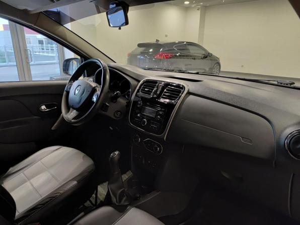 Renault Sandero II с пробегом 2016 года, цена 914 000 рублей, 66161 км, хэтчбек, Автокод Объявления