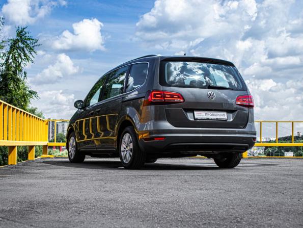 Volkswagen Sharan II Рестайлинг с пробегом 2018 года, цена 2 900 000 рублей, 195141 км, минивэн, Автокод Объявления