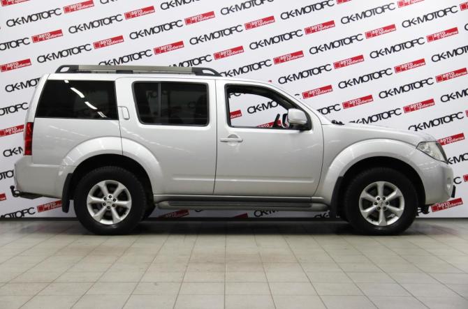 Nissan Pathfinder III Рестайлинг с пробегом 2013 года, цена 1 545 450 рублей, 222613 км, внедорожник, Автокод Объявления