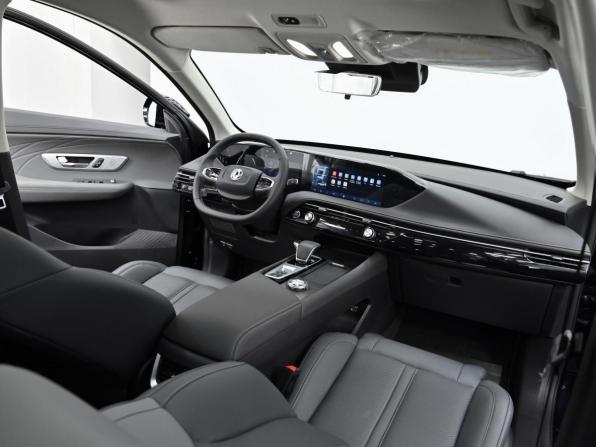 Dongfeng Huge с пробегом 2025 года, цена 2 749 000 рублей, 17 км, внедорожник, Автокод Объявления