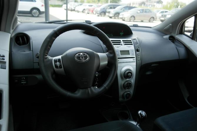 Toyota Yaris II с пробегом 2008 года, цена 485 000 рублей, 215000 км, хэтчбек, Автокод Объявления